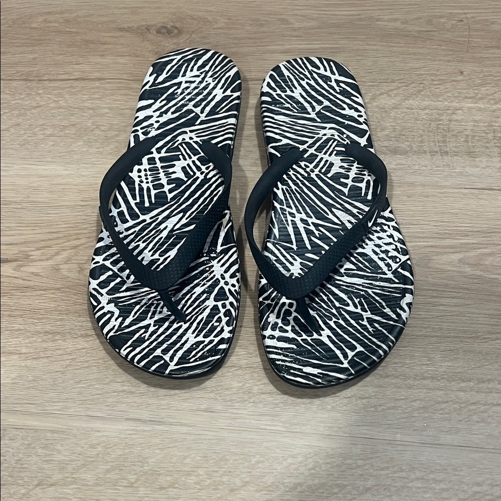 Nike Solarsoft Black and White Women's Flip Flops